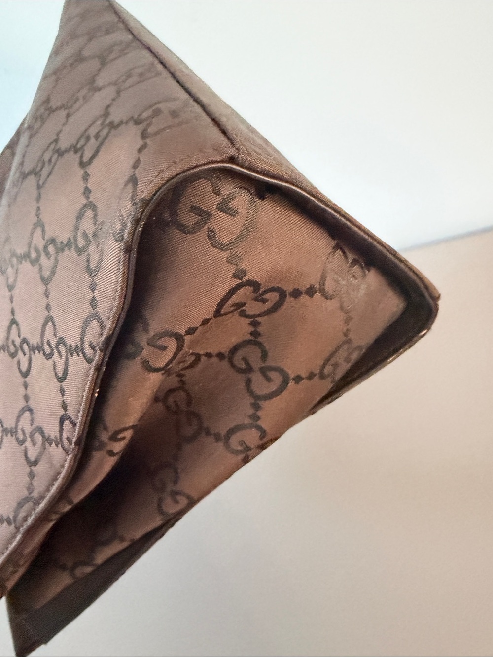 Authentic Gucci Brown GG nylon with Bamboo Handles - Picture 3 of 7